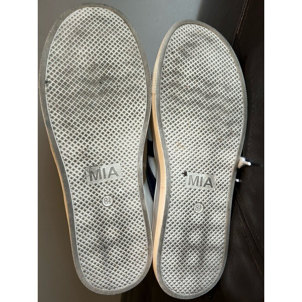 MIA Women's White Low-Top Sneakers Red Navy Accents Lace-Up Women’s 8.5 - Picture 7 of 10